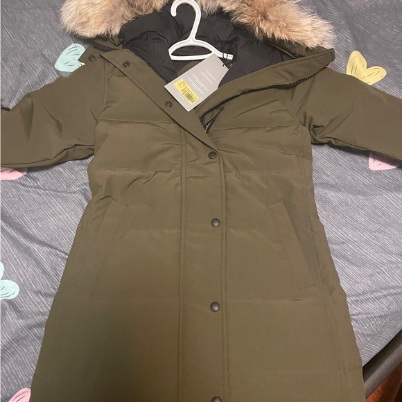 Brand new Canada goose shelbourne parka - Picture 3 of 8